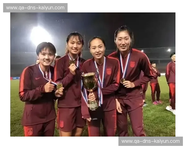 半岛玫瑰的宿命碰撞：当“太极巾帼”遇上“千里马女足”，绿茵场上的冰与火之歌